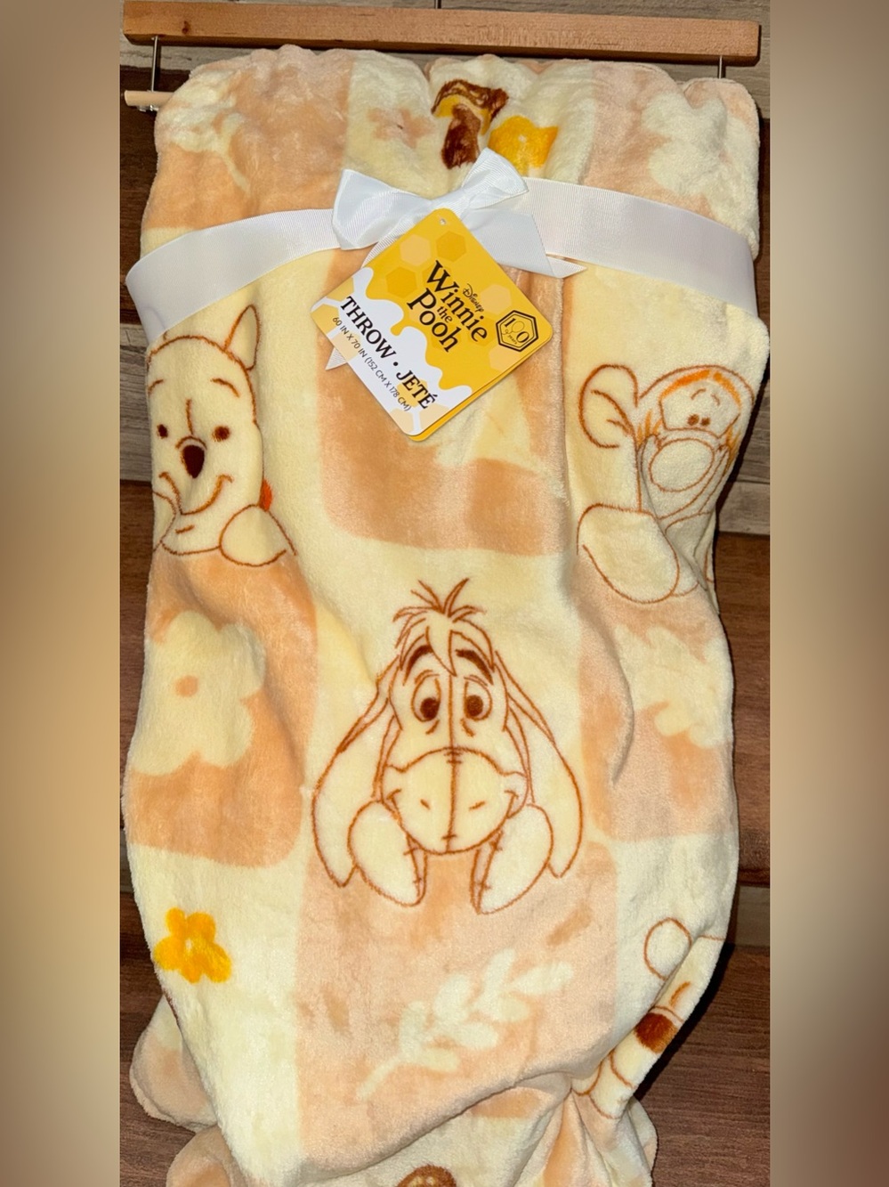 Cute 🥰 Disney Winnie the Pooh 🐻 and Friends Plush Throw 100 Years Anniversary